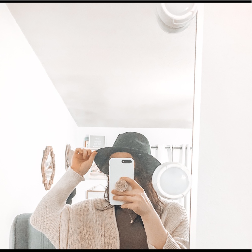 Floppy felt hat